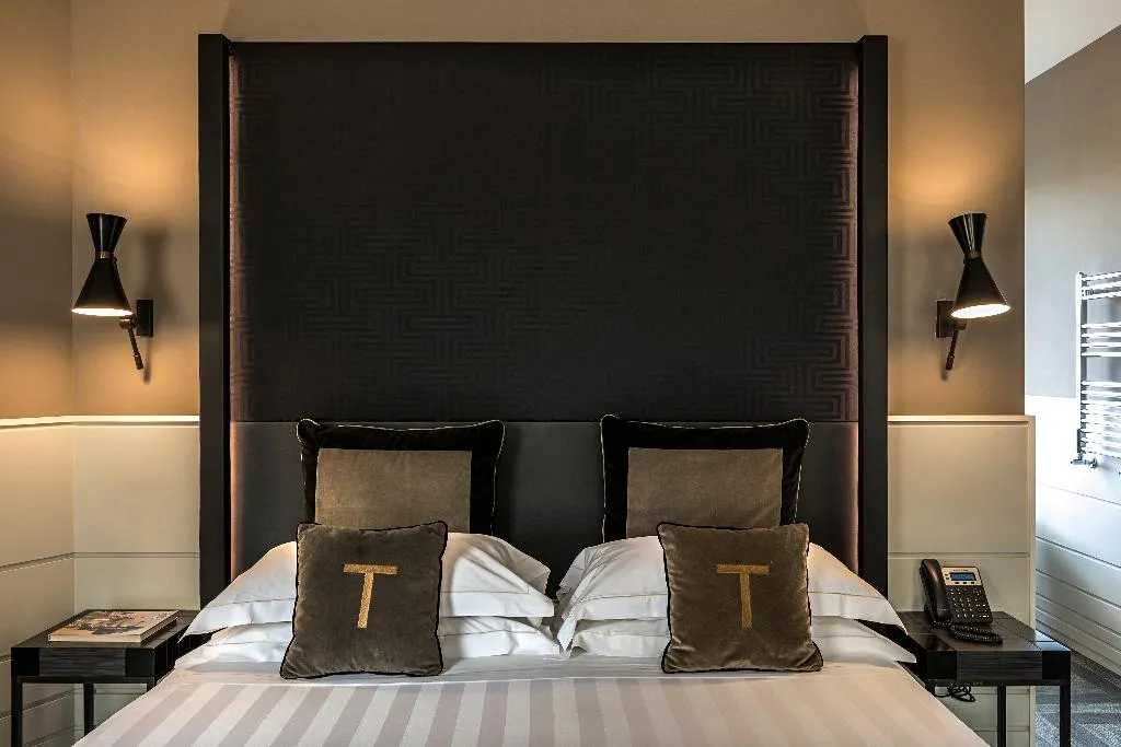 DOUBLE PREMIUM KING BED Room, The Tribune, Part of JDV by Hyatt, Rome