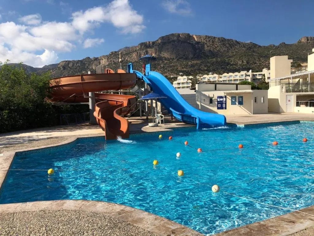 Pool, Mare Blue, Crete