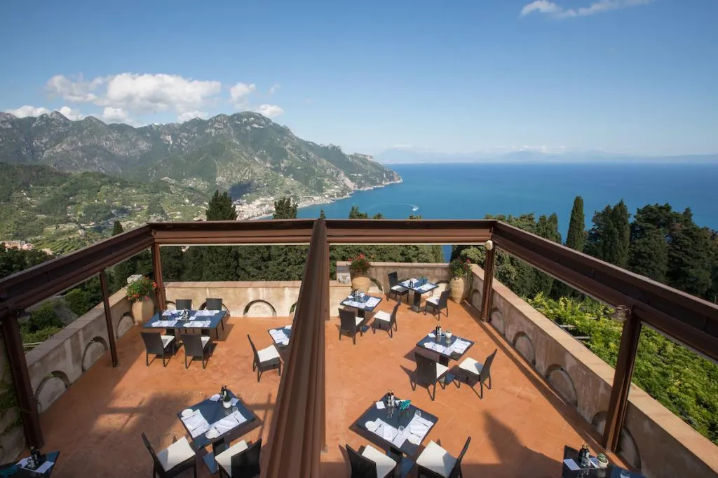 Restaurant, Villa Cimbrone, Naples