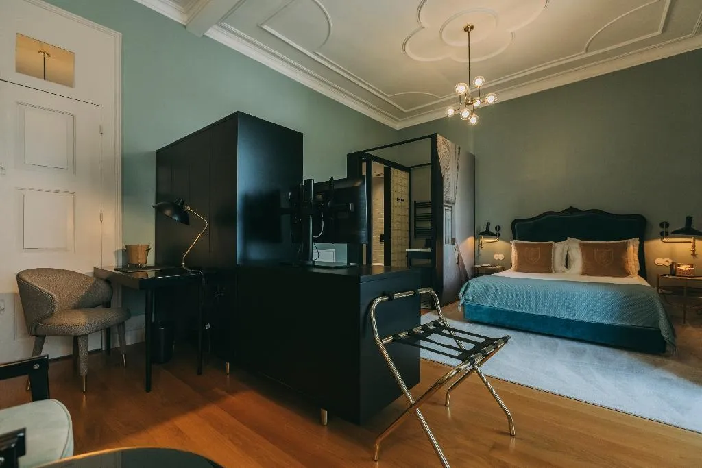 JUNIOR SUITE ONE BED Room, Torel Royal Court, Porto