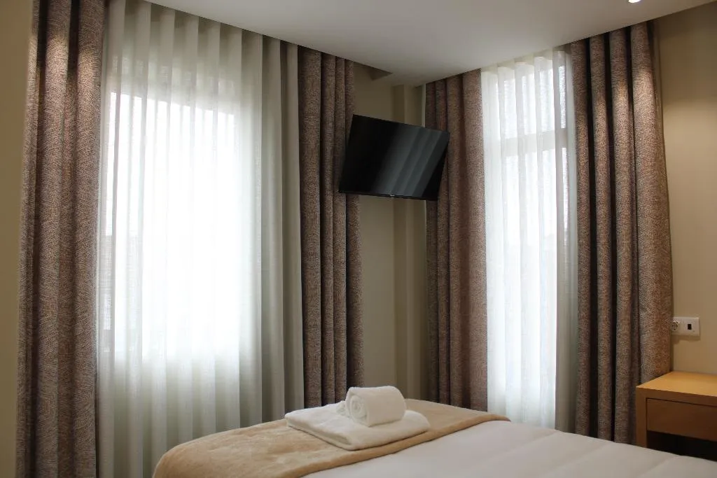 SINGLE STANDARD Room, Oporto Station Hostel & Rooms, Porto