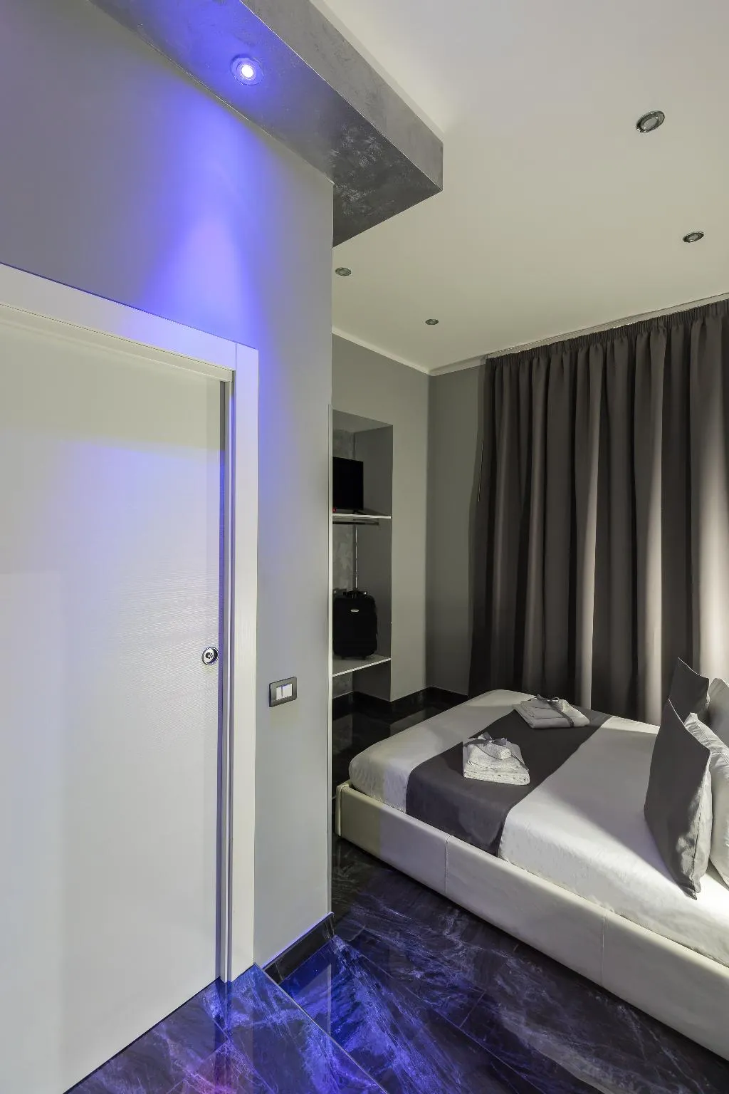 DOUBLE SUPERIOR Room, Hotel Palace Napoli, Naples