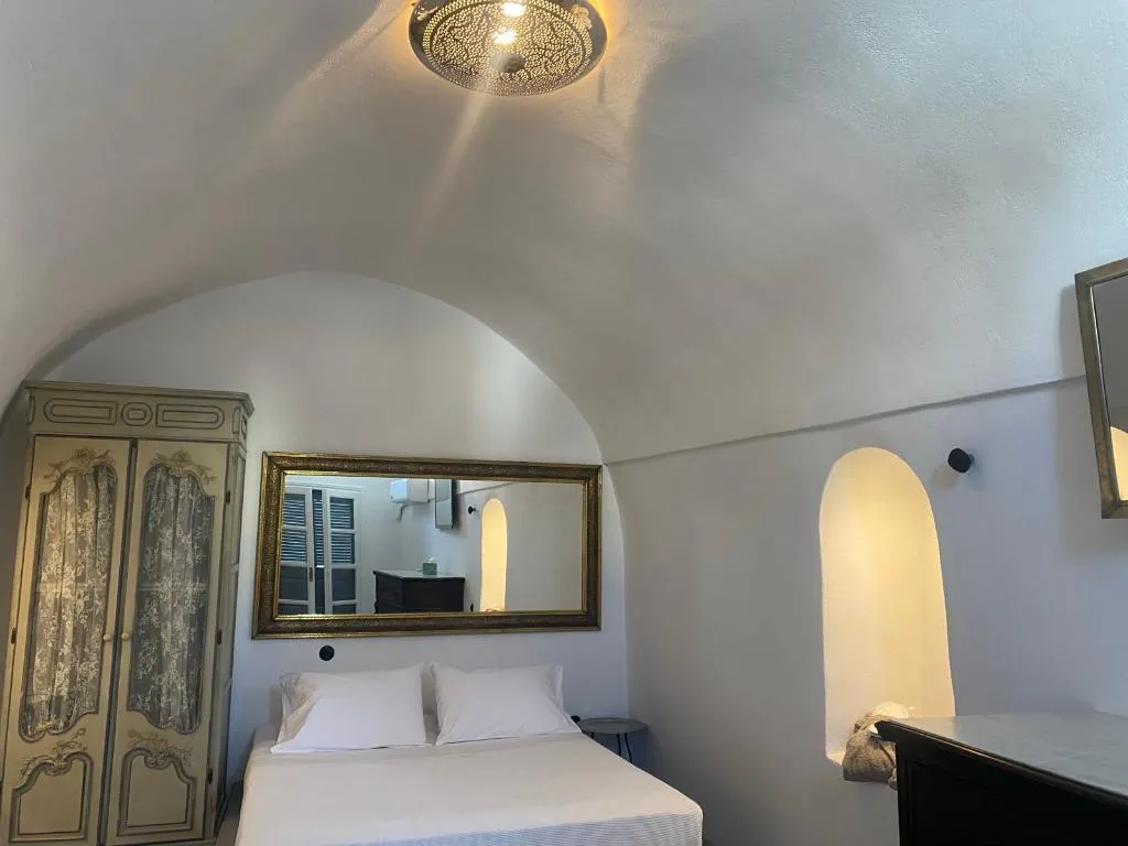 VILLA WITH JACUZZI Room, Ducato Wine Village, Santorini