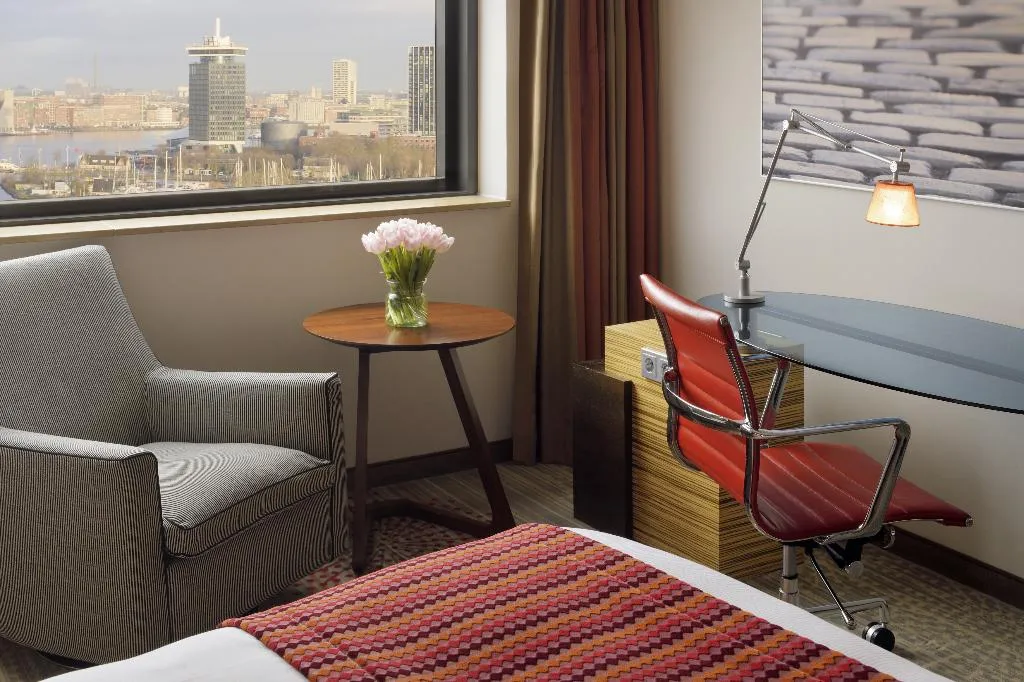 DOUBLE EXECUTIVE CITY VIEW Room, Movenpick Hotel Amsterdam City Centre, Amsterdam
