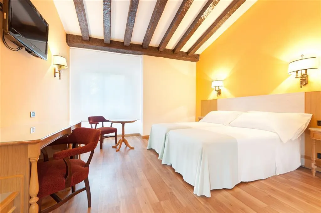 Room, Gran Hotel Los Angeles, Madrid