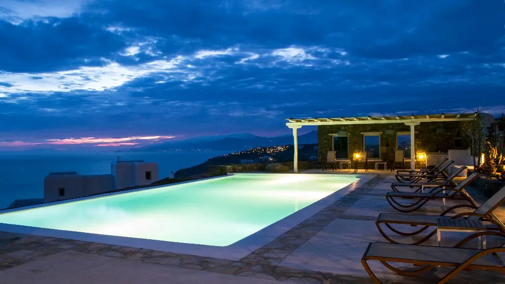 APARTMENT ONE BEDROOM ONE BATHROOM Room, White Rock Suites & Villas, Mykonos