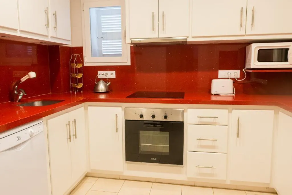 APARTMENT CAPACITY 6 TWO BEDROOMS Room, Hamilton Court, Menorca