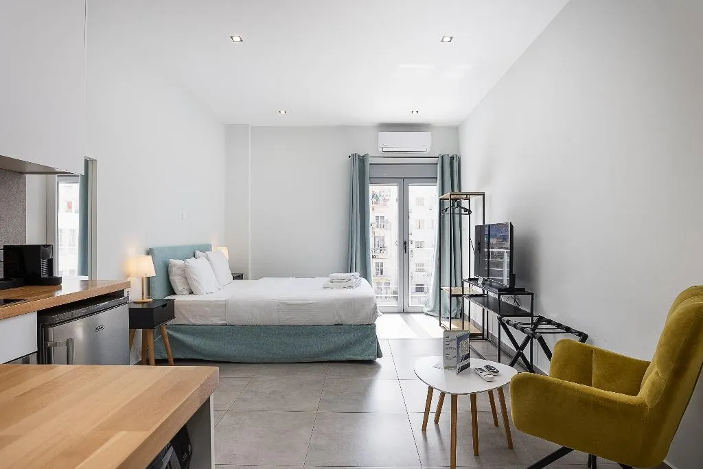 DOUBLE SUPERIOR WITH BALCONY Room, Omnia Pagrati Apartments, Athens