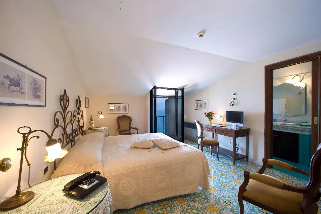Double or Twin SUPERIOR Room, La Tonnarella, Naples