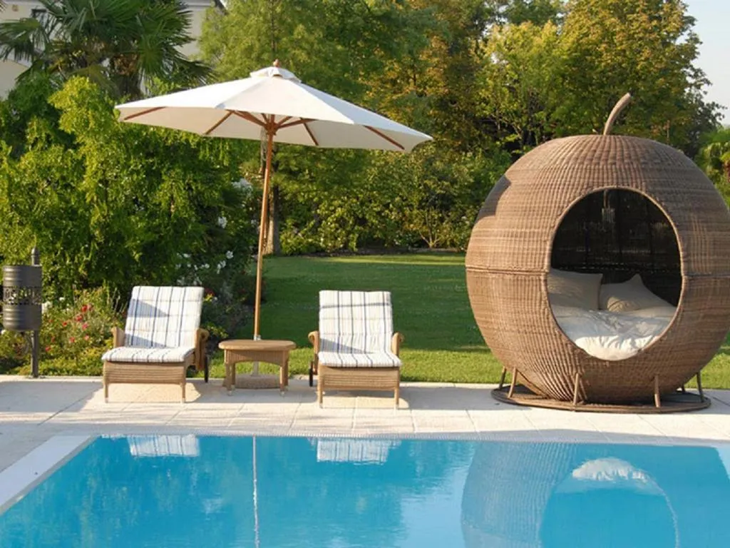 Pool, Villa Foscarini Cornaro, Venice