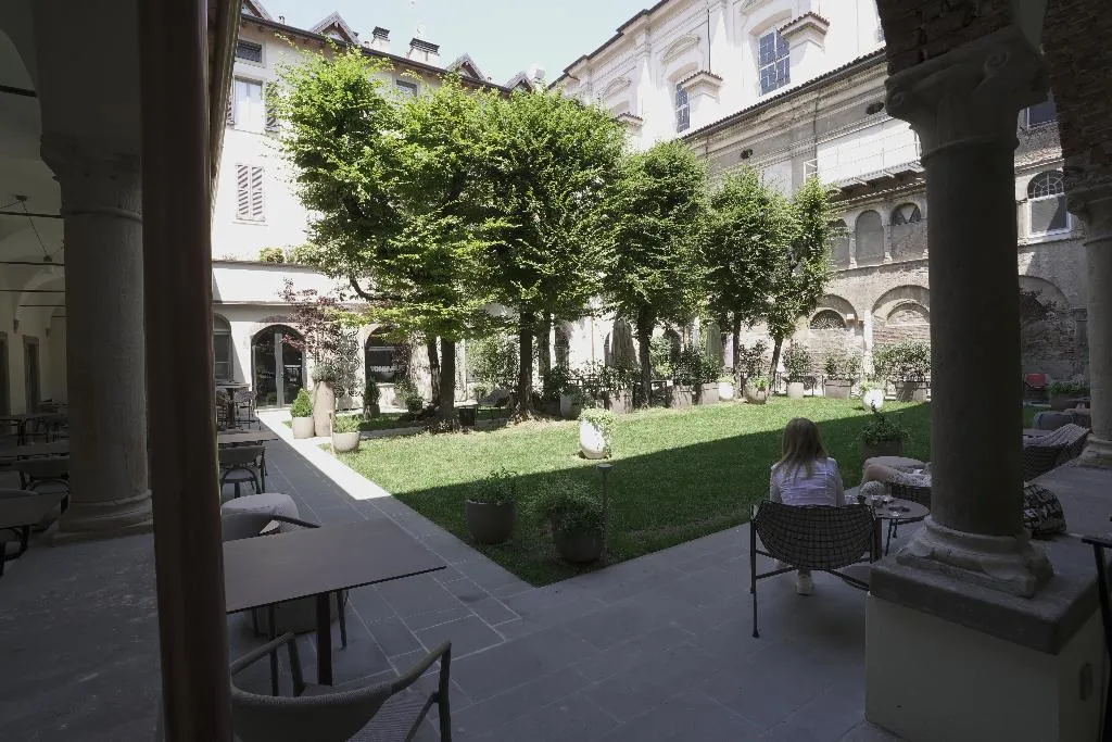 Bar, Palazzo Santo Spirito, Milan
