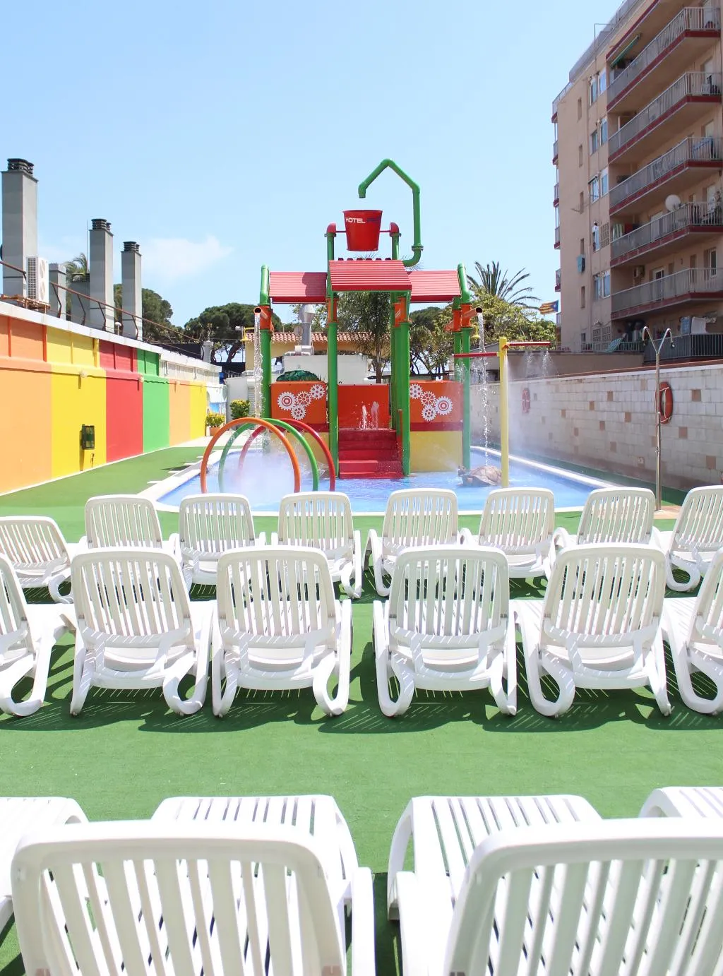 Sports and Entertainment, Papi Blau, Costa Brava