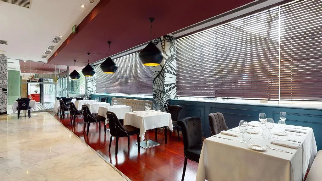 Restaurant, Radisson RED Madrid, Madrid