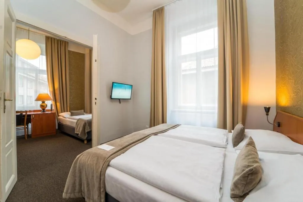 QUADRUPLE STANDARD Room, Metropolitan Old Town - Czech Leading Hotels, Prague