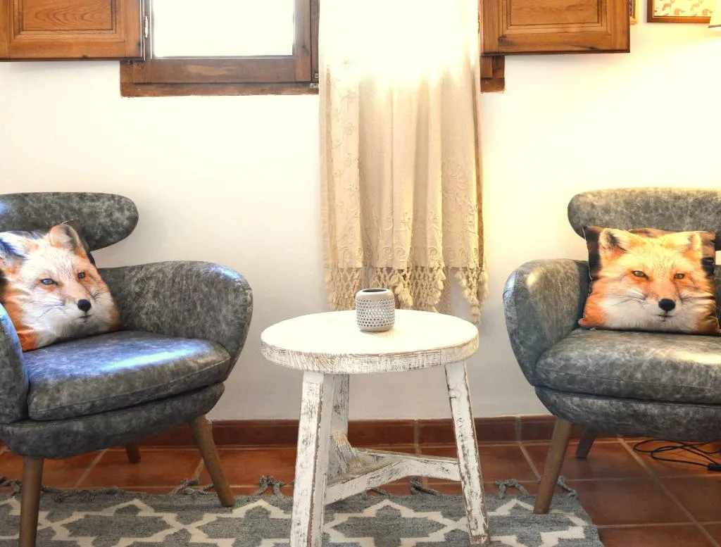 Room, Benali, Valencia