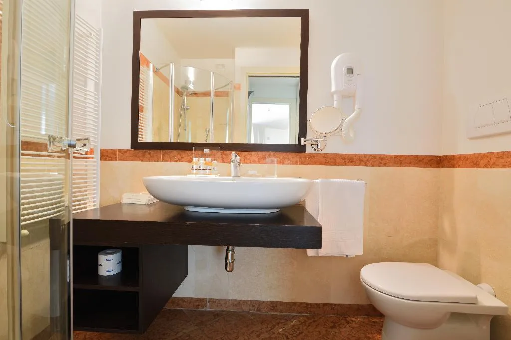 JUNIOR SUITE SUPERIOR Room, Eden Rock Resort, Florence