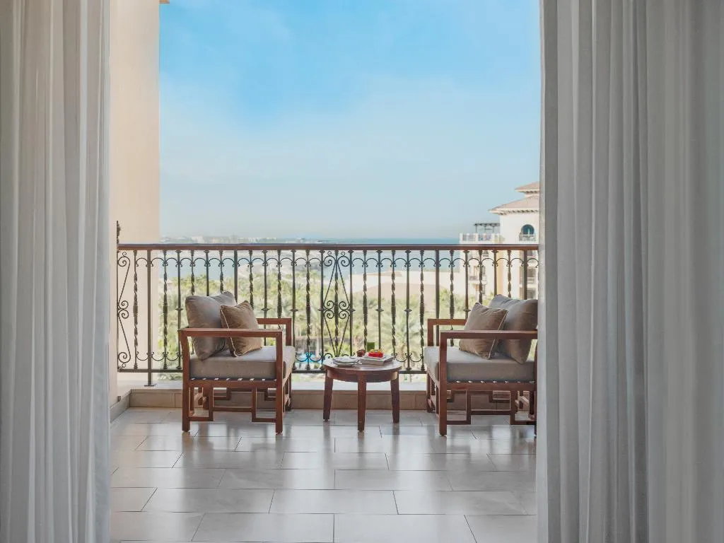SUITE SEA VIEW KING BED Room, Four Seasons Resort Dubai at Jumeirah Beach, Dubai