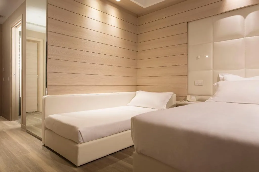 TRIPLE SUPERIOR GARDEN VIEW Room, Almar Jesolo Resort & Spa, Venice