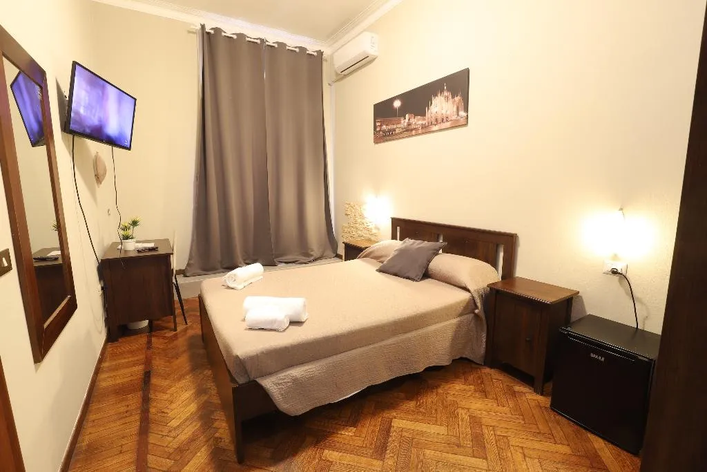 Room, Hotel Carlo Goldoni, Milan
