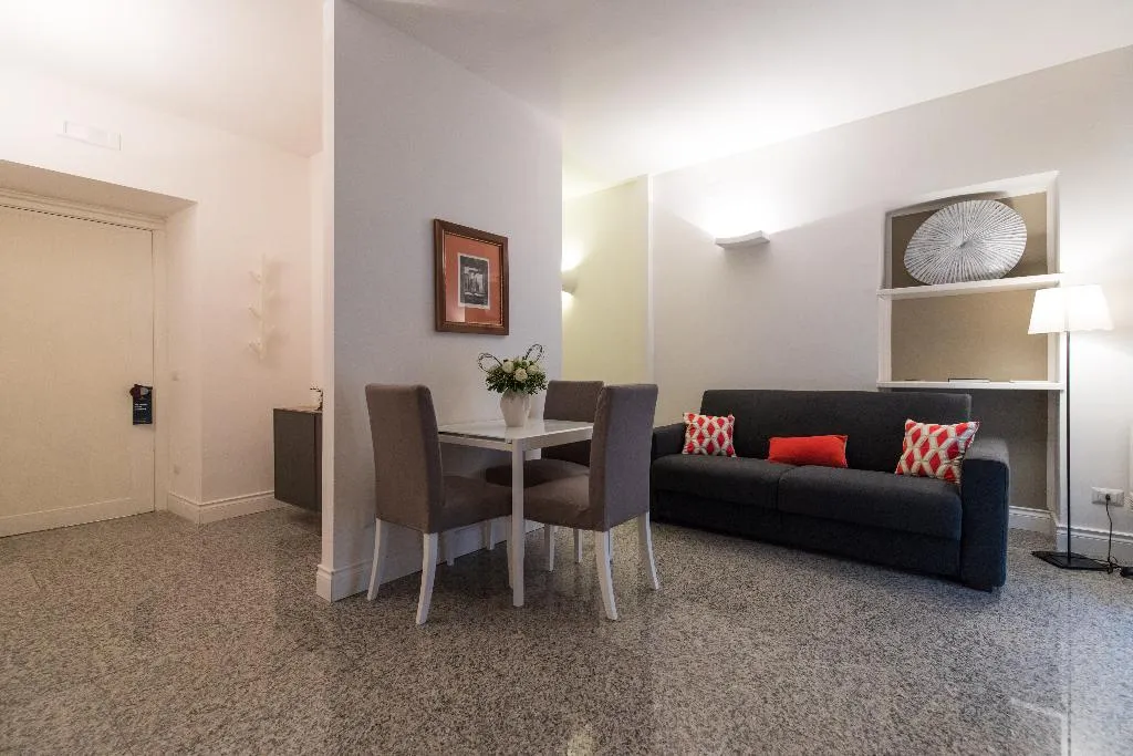 SUITE CAPACITY 5 Room, Apartamentos Lungomare, Naples