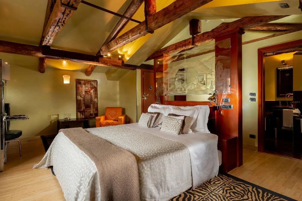 JUNIOR SUITE STANDARD Room, Ca Pisani, Venice