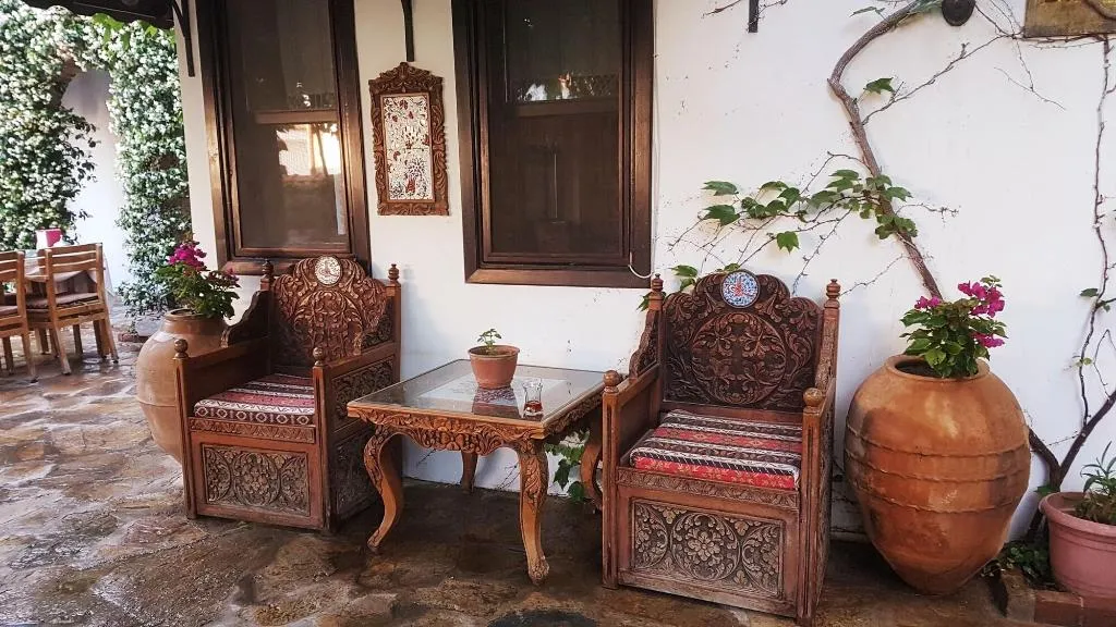 Room, Nilya, Izmir