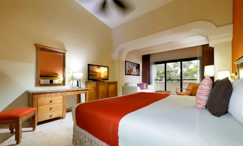 JUNIOR SUITE GARDEN VIEW Room, Grand Palladium Colonial Resort & Spa All Incl., Cancun Area