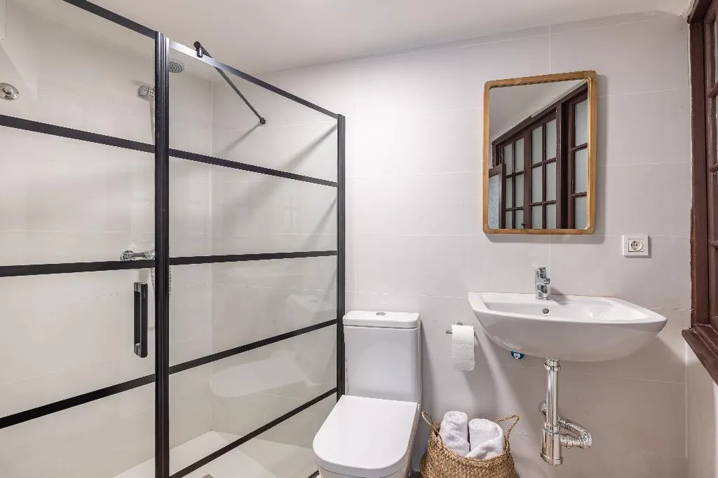 APARTMENT CAPACITY 7 THREE BEDROOMS Room, Libere Malaga la Merced, Costa Del Sol