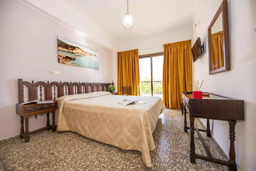 Room, Hostal Santa Eulalia, Ibiza