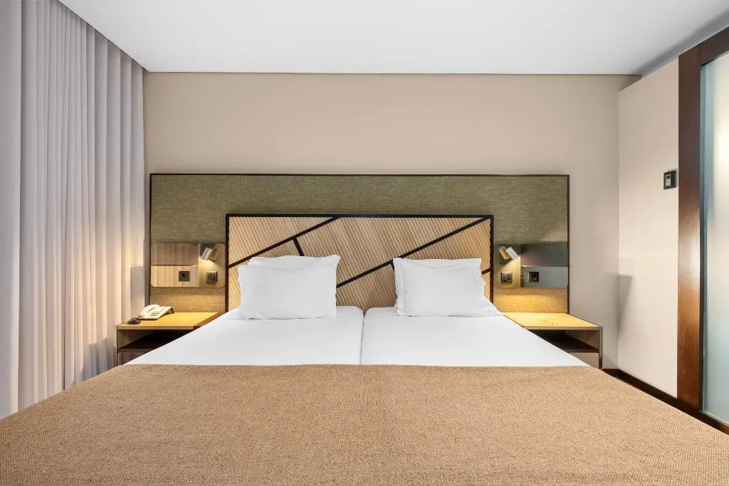 TWIN WITH BALCONY Room, Axis Porto Business & SPA Hotel, Porto