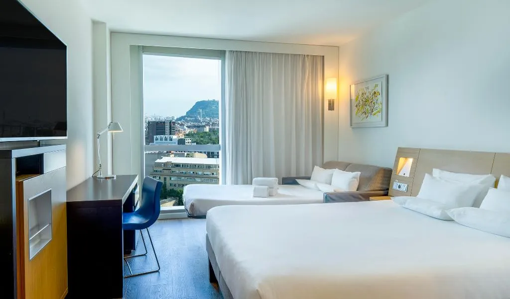 DOUBLE SUPERIOR QUEEN BED Room, Novotel Barcelona City, Barcelona