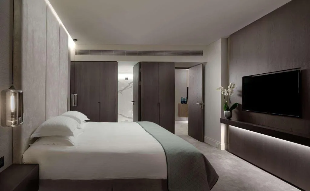 SUITE WITH VIEWS Room, NJV Athens Plaza, Athens