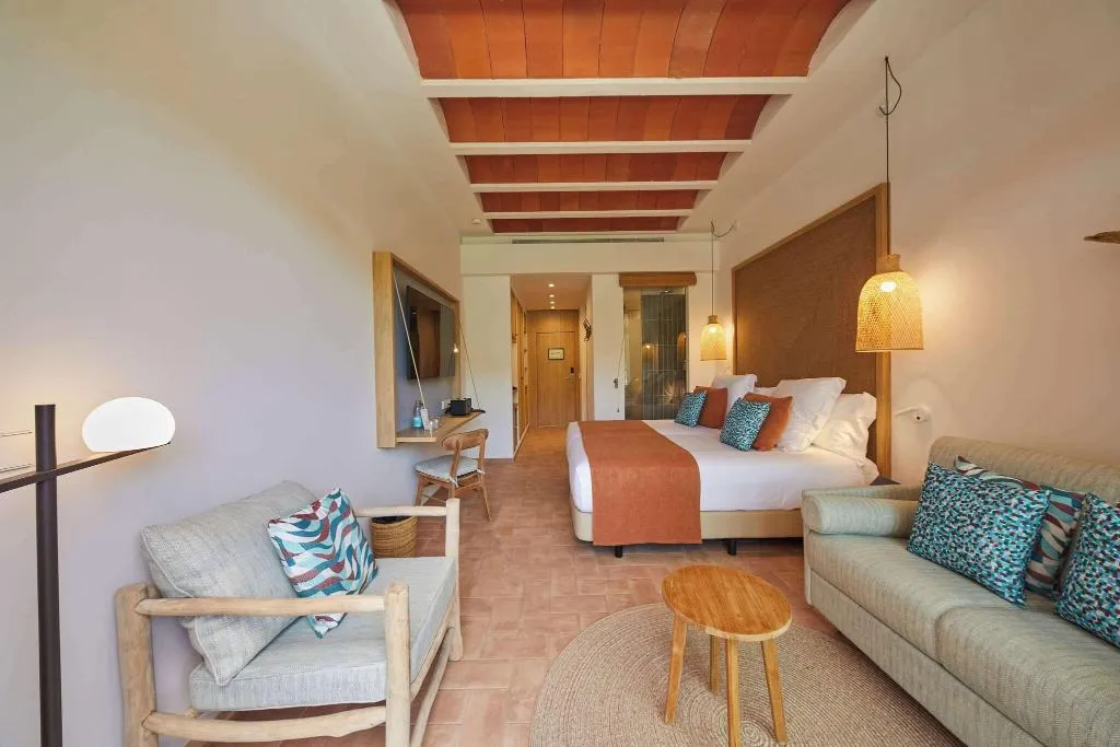 Room, Cala San Miguel Ibiza Res, Curio Colllec by Hilton, Ibiza
