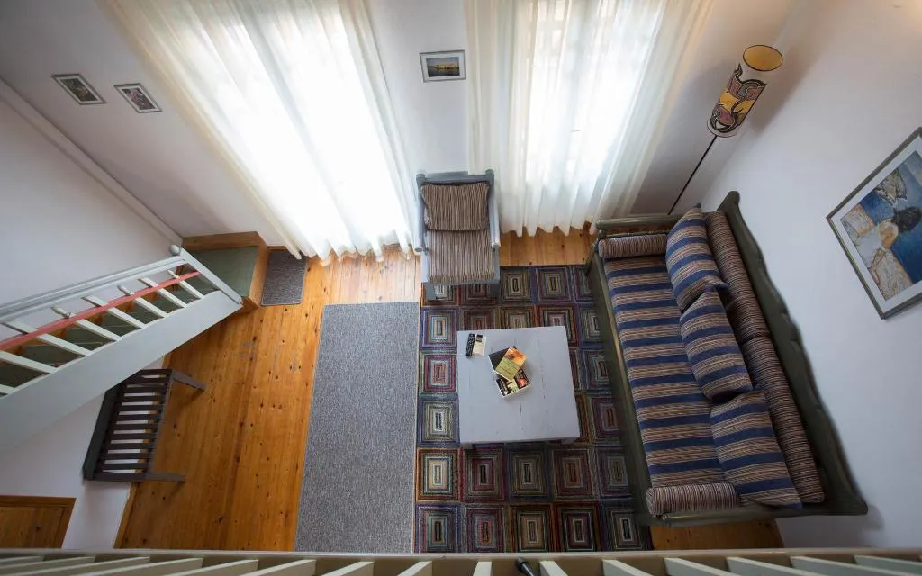 Room, Nostos, Crete
