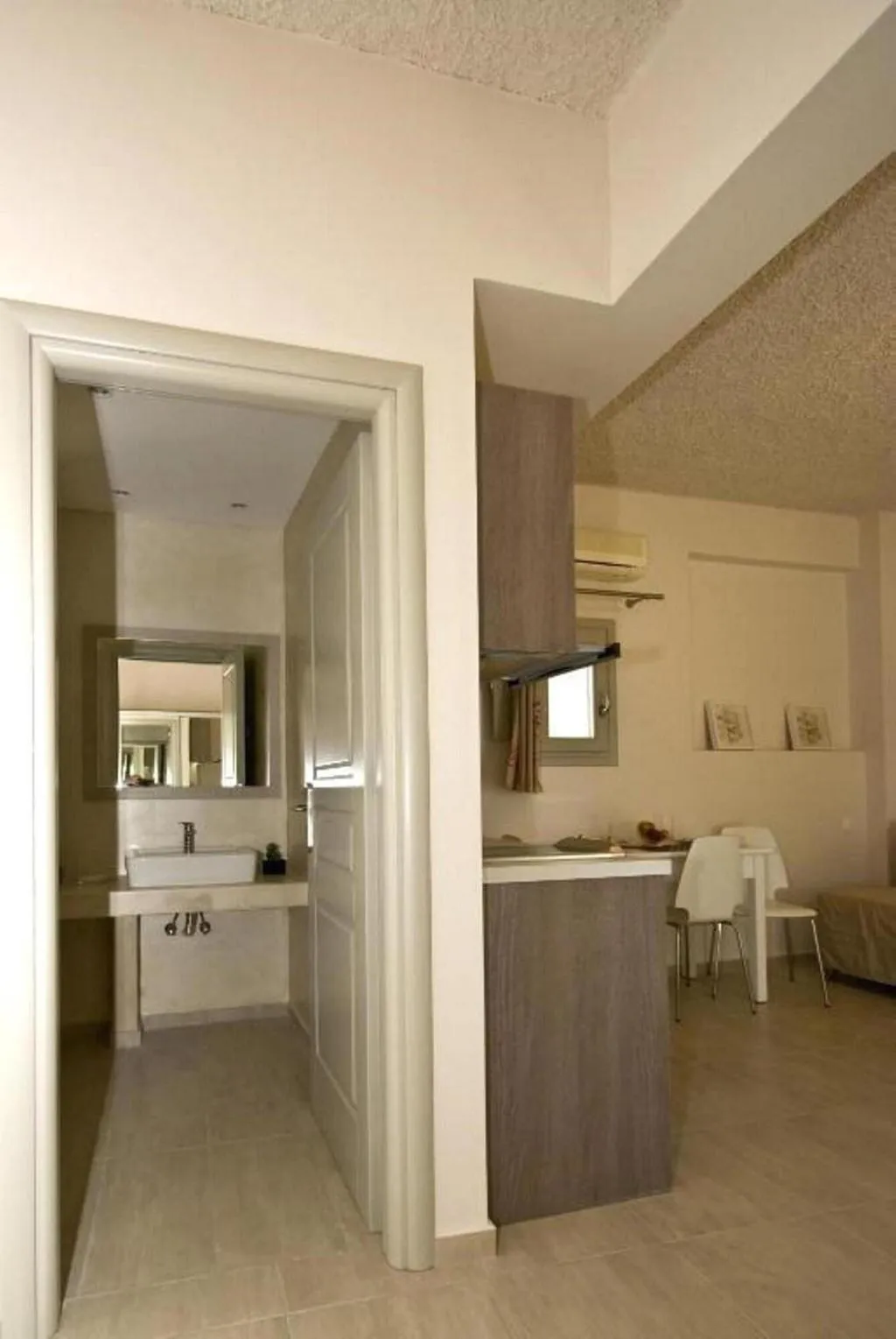 Room, Alafouzos Studios, Santorini