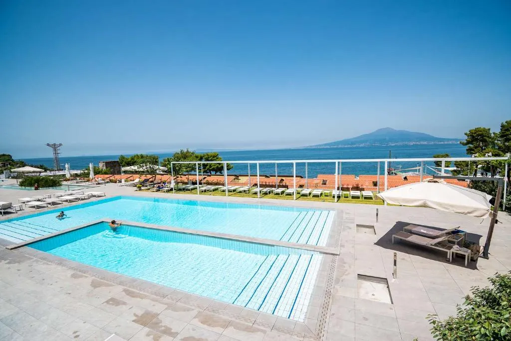 Sports and Entertainment, Hotel Le Axidie BW Signature Collection, Naples