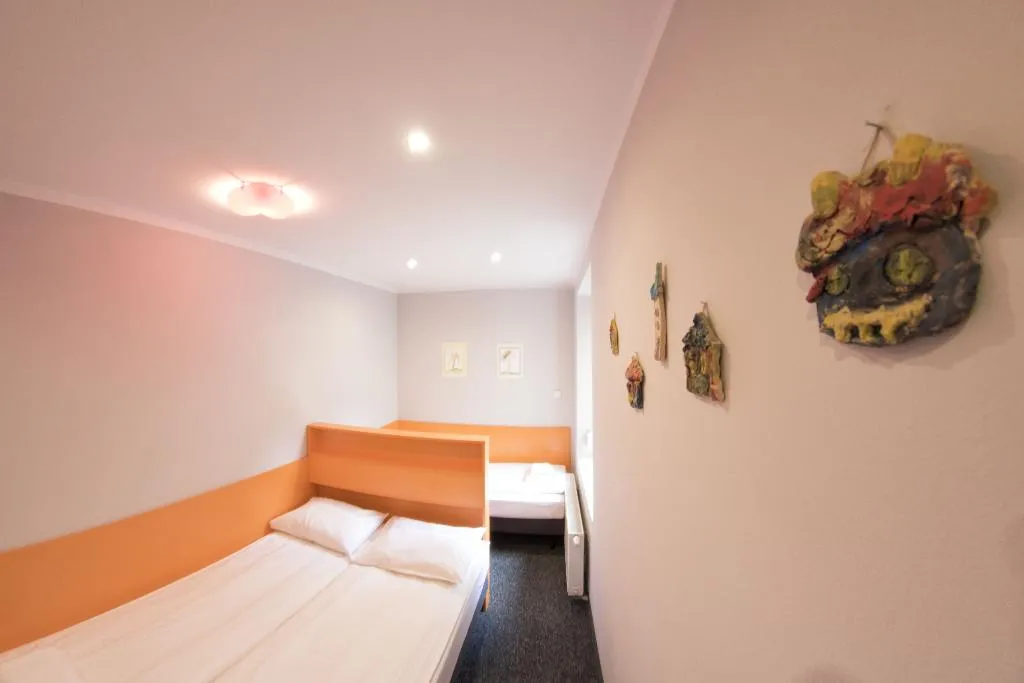 APARTMENT CAPACITY 5 Room, Yourplace Biskupia Apartments, Krakow