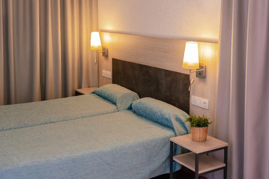 TRIPLE STANDARD Room, Port Europa, Costa Blanca