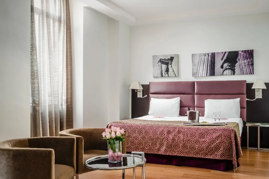 JUNIOR SUITE STANDARD Room, Eurostars Roma Aeterna, Naples