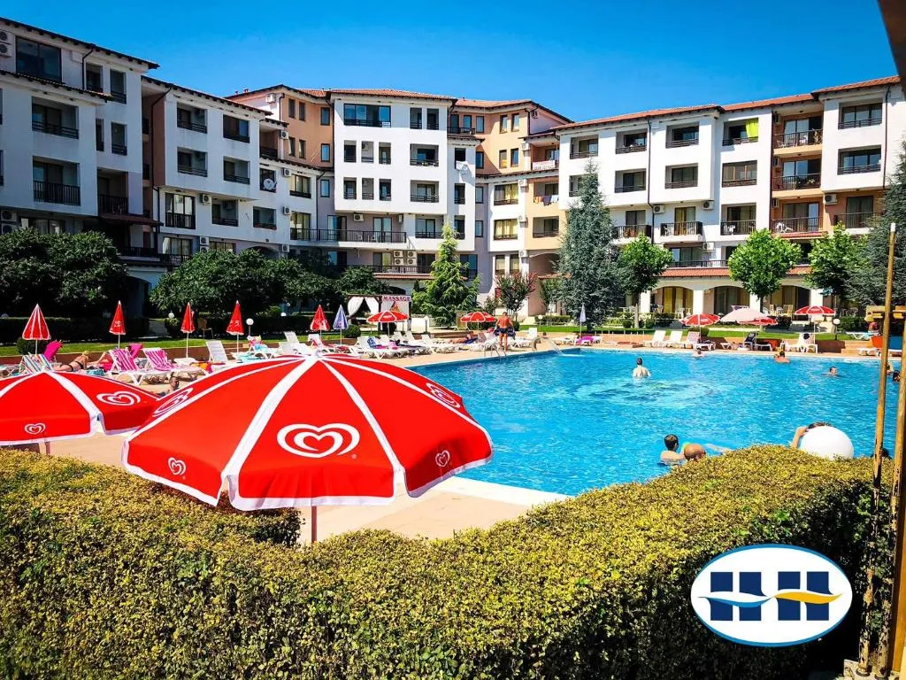 Pool, Harmony Hills, Varna