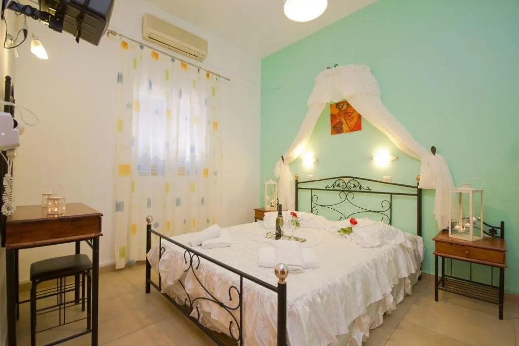 Room, Hotel Leta, Santorini