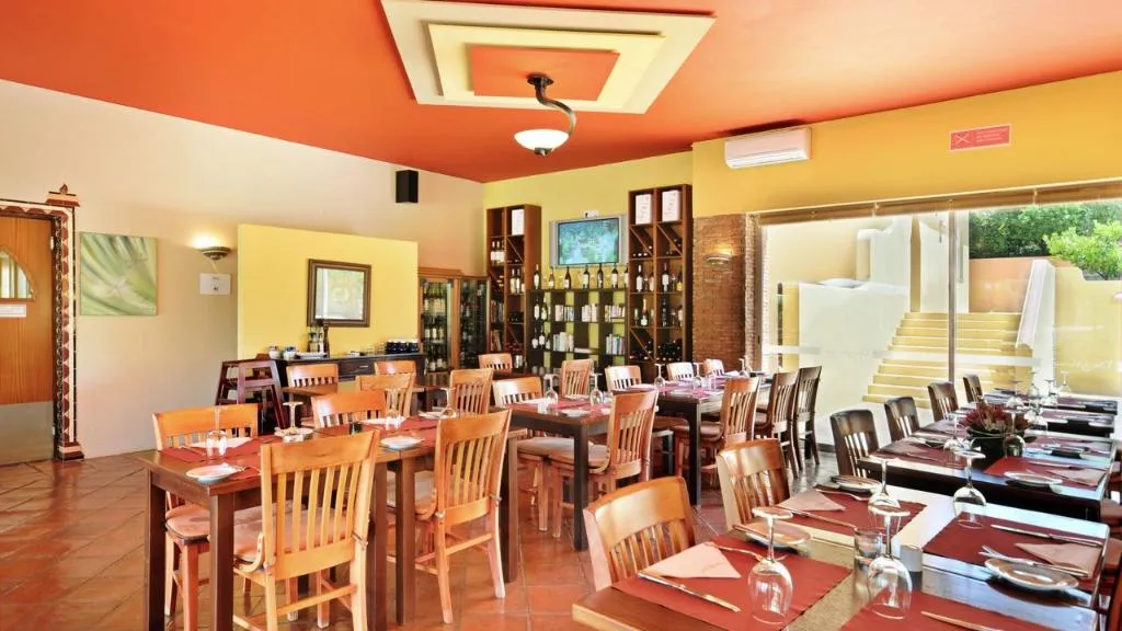 Restaurant, Jardim da Meia Praia, Algarve