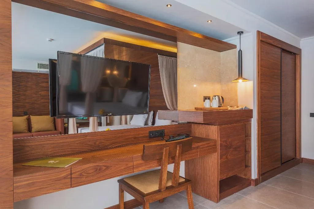 SUITE WITH JACUZZI Room, Orka Sunlife Resort & Spa, Dalaman