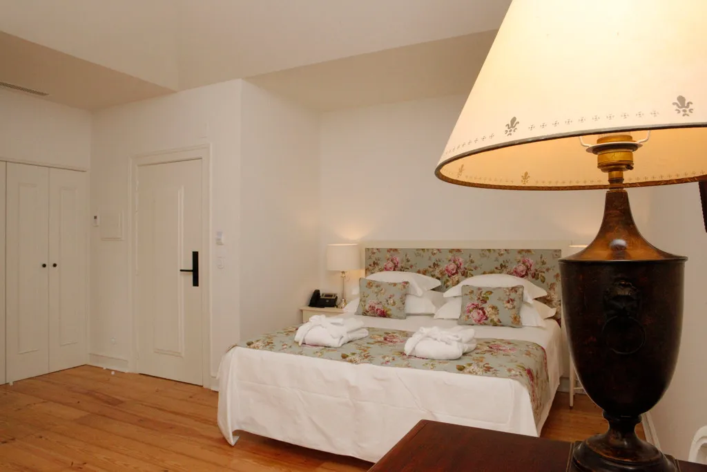 JUNIOR SUITE STANDARD Room, Casa Palmela - Small Luxury Hotels & Villas, Lisbon