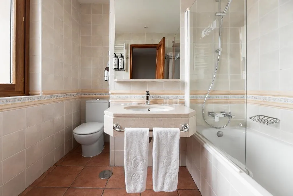 Room, Dorma Alfonso VIII, Madrid