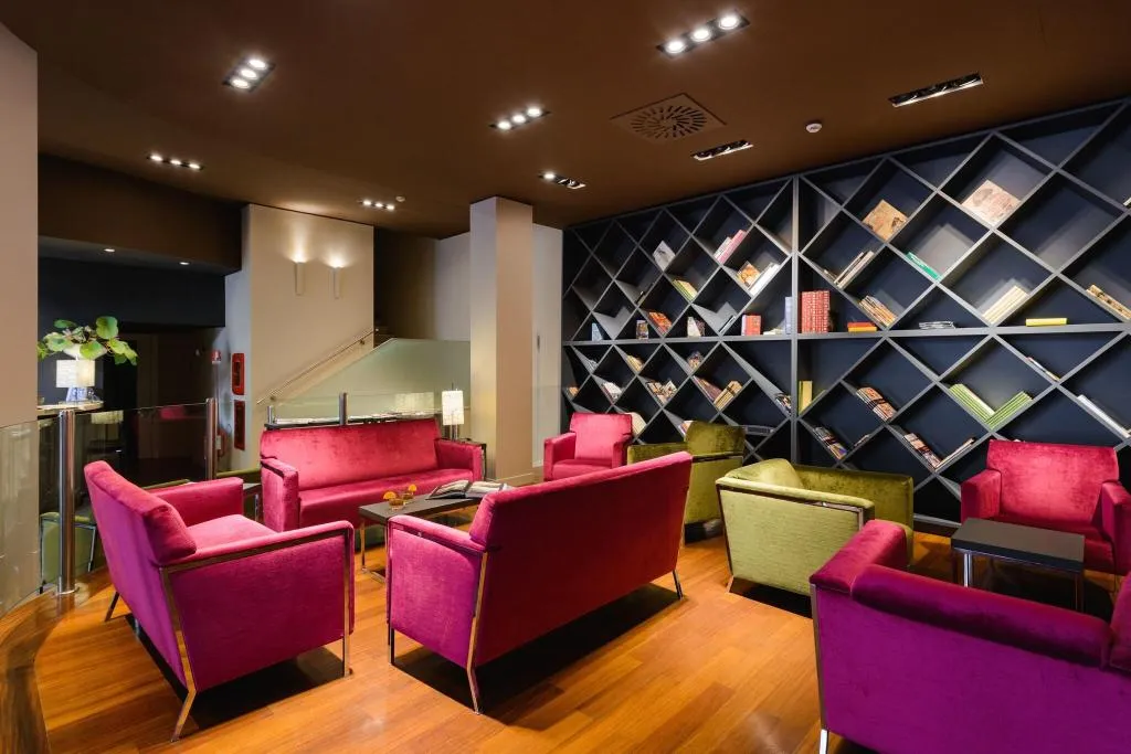 Lobby, Windsor, Milan