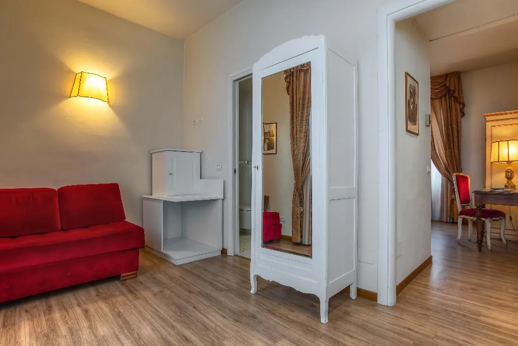 TWIN SUPERIOR Room, Machiavelli Palace, Florence