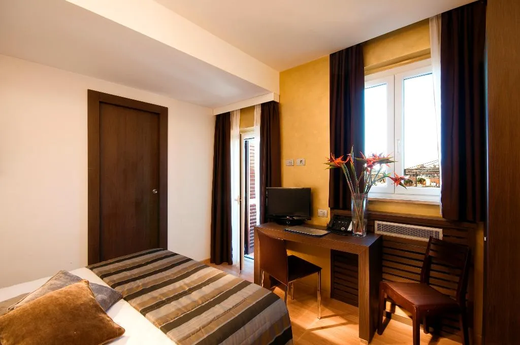 Double or Twin SUPERIOR WITH VIEWS Room, Trevi, Rome