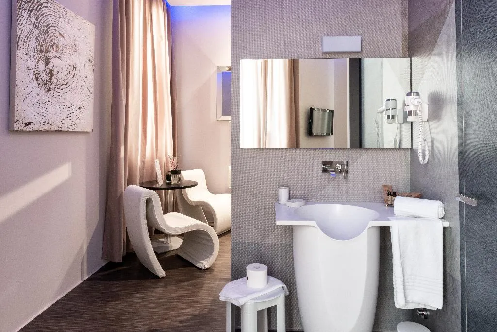 SUITE DELUXE WITH BALCONY Room, Le Camp Suite & SPA, Venice