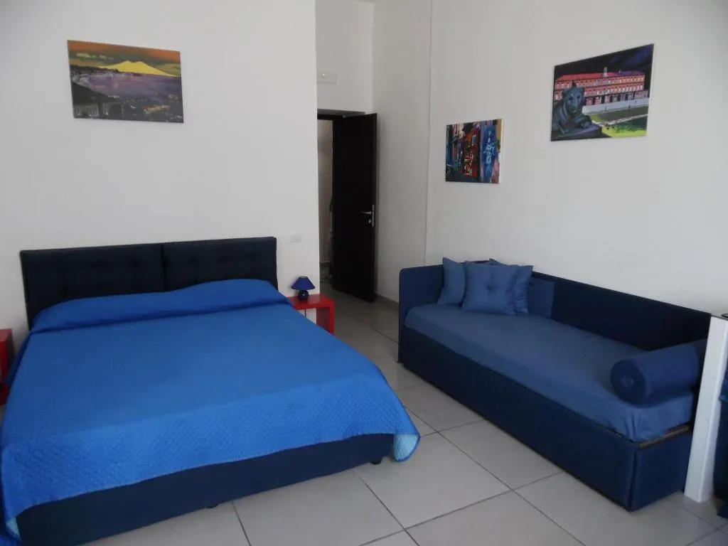 Room, Megaride Santa Lucia, Naples